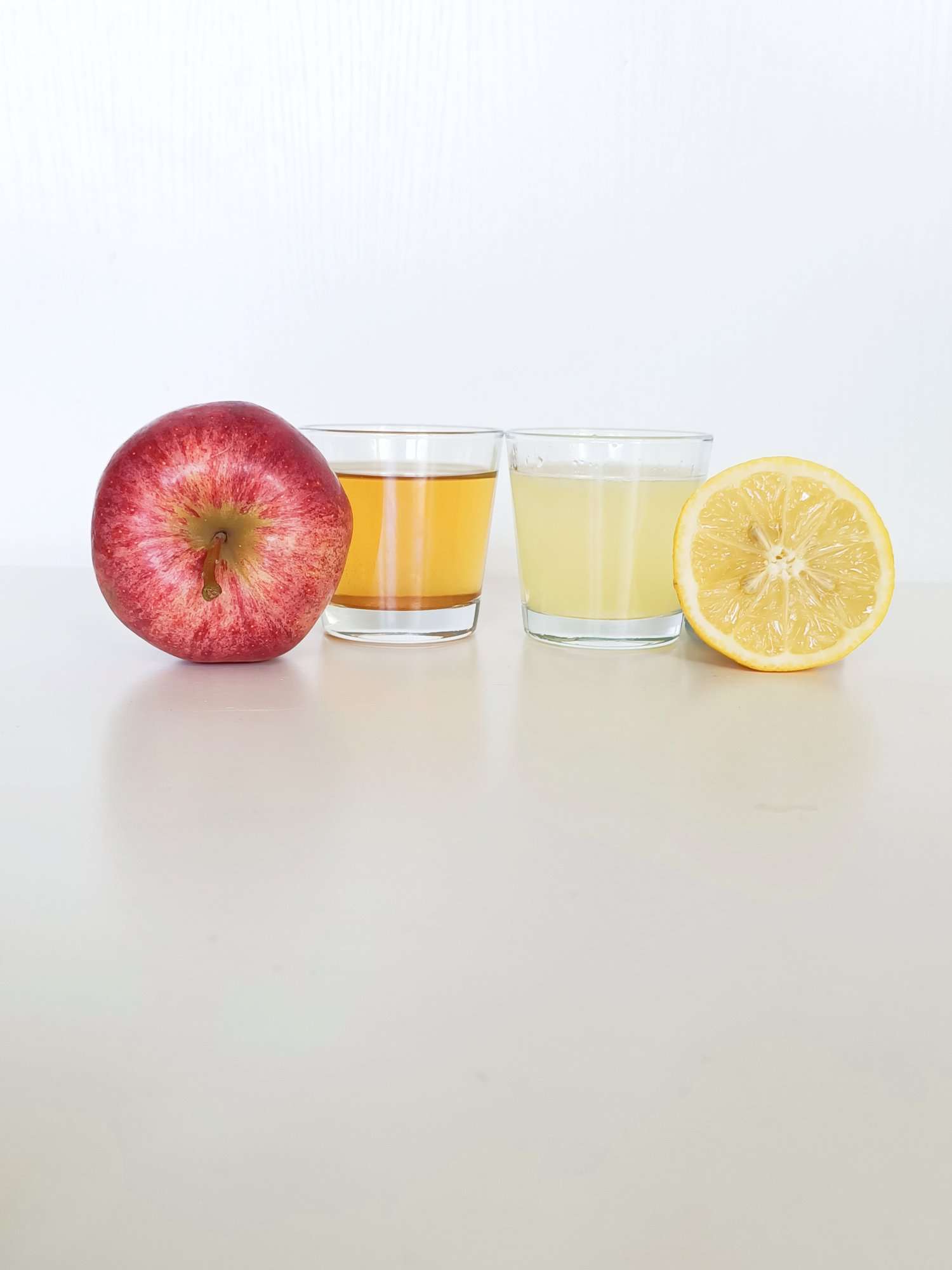 WHAT IS THE BENEFIT OF DRINKING APPLE CIDER VINEGAR AND LEMON JUICE ?