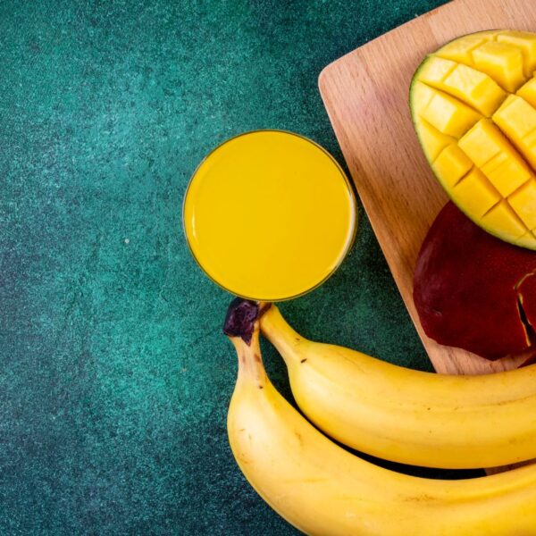 Replenish your energy levels with a tasty and healthy vegan smoothie, made with an abundance of plant-based high-protein ingredients and infused with the tropical taste of mango and banana.